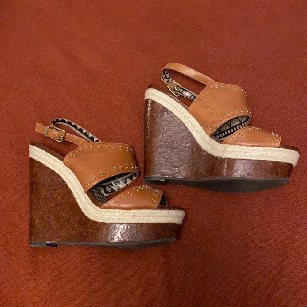 Jessica Simpson wedge